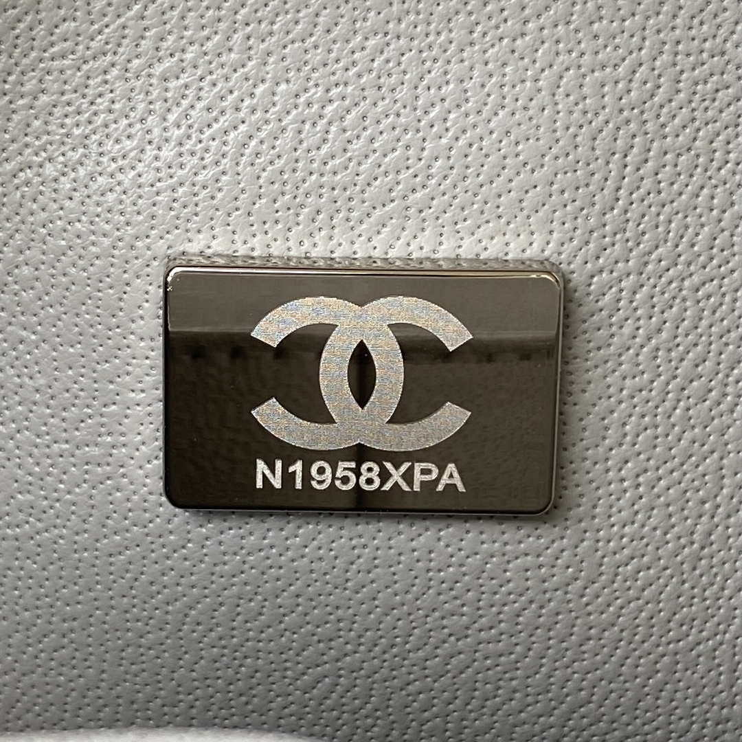 Chanel A01113 Flap Handbag Classic Bag Grained shiny Calfskin Ligth Gray Silver