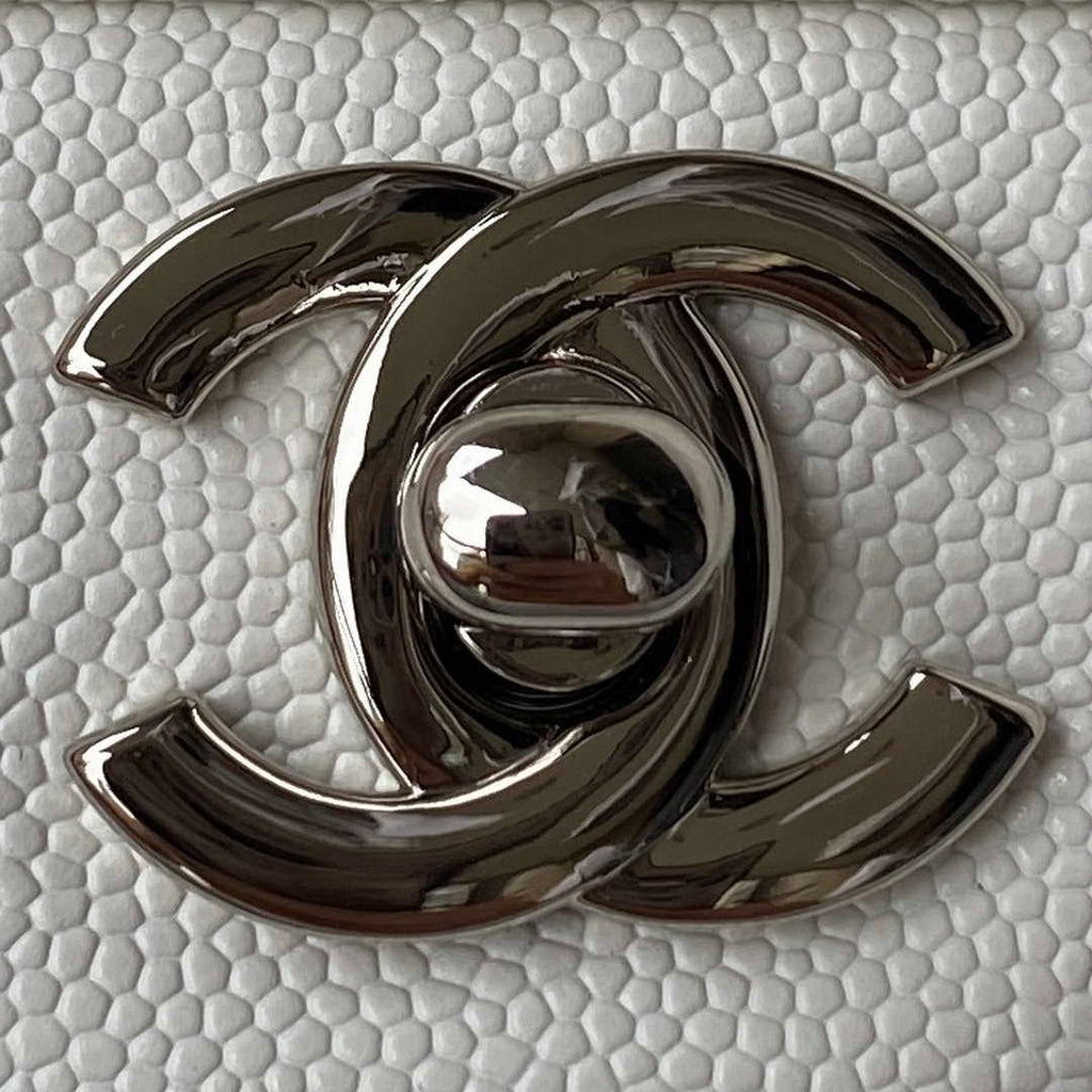 Chanel A01113 Flap Handbag Classic Bag Grained shiny Calfskin White Silver