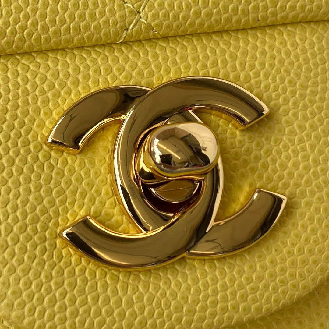 Chanel A01113 Flap Handbag Classic Bag Grained shiny Calfskin Yellow Gold - Default Title - View 3