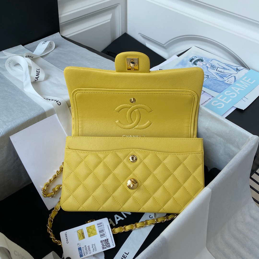 Chanel A01113 Flap Handbag Classic Bag Grained shiny Calfskin Yellow Gold