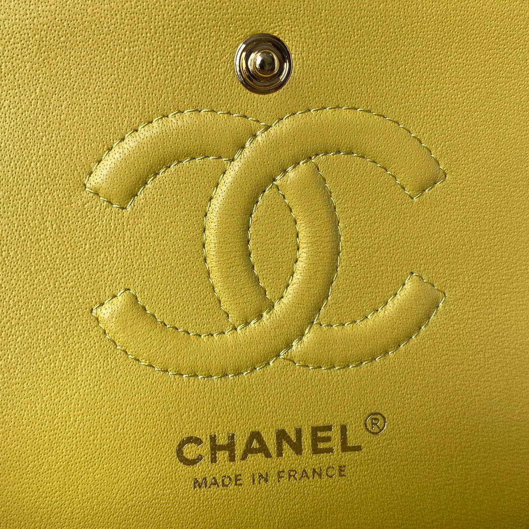 Chanel A01113 Flap Handbag Classic Bag Grained shiny Calfskin Yellow Gold