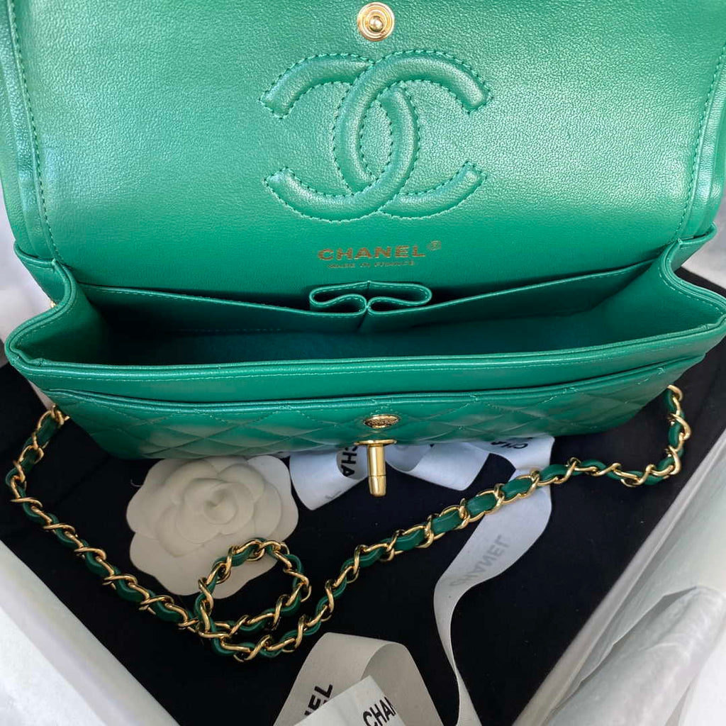 Chanel A01113 Flap Handbag Classic Bag Lambskin Green Gold