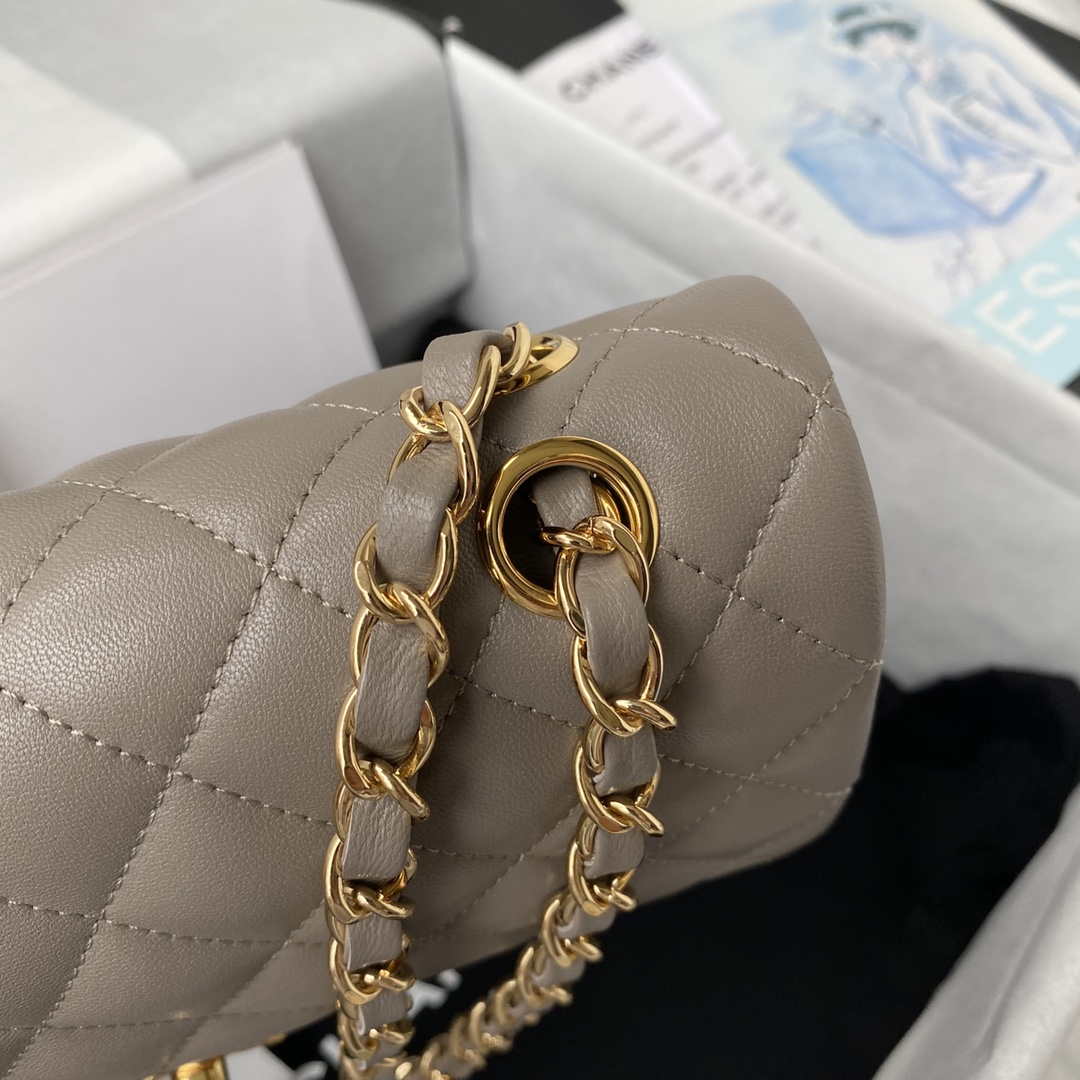Chanel A01113 Flap Handbag Classic Bag Lambskin Light Gray Gold - Default Title - View 4