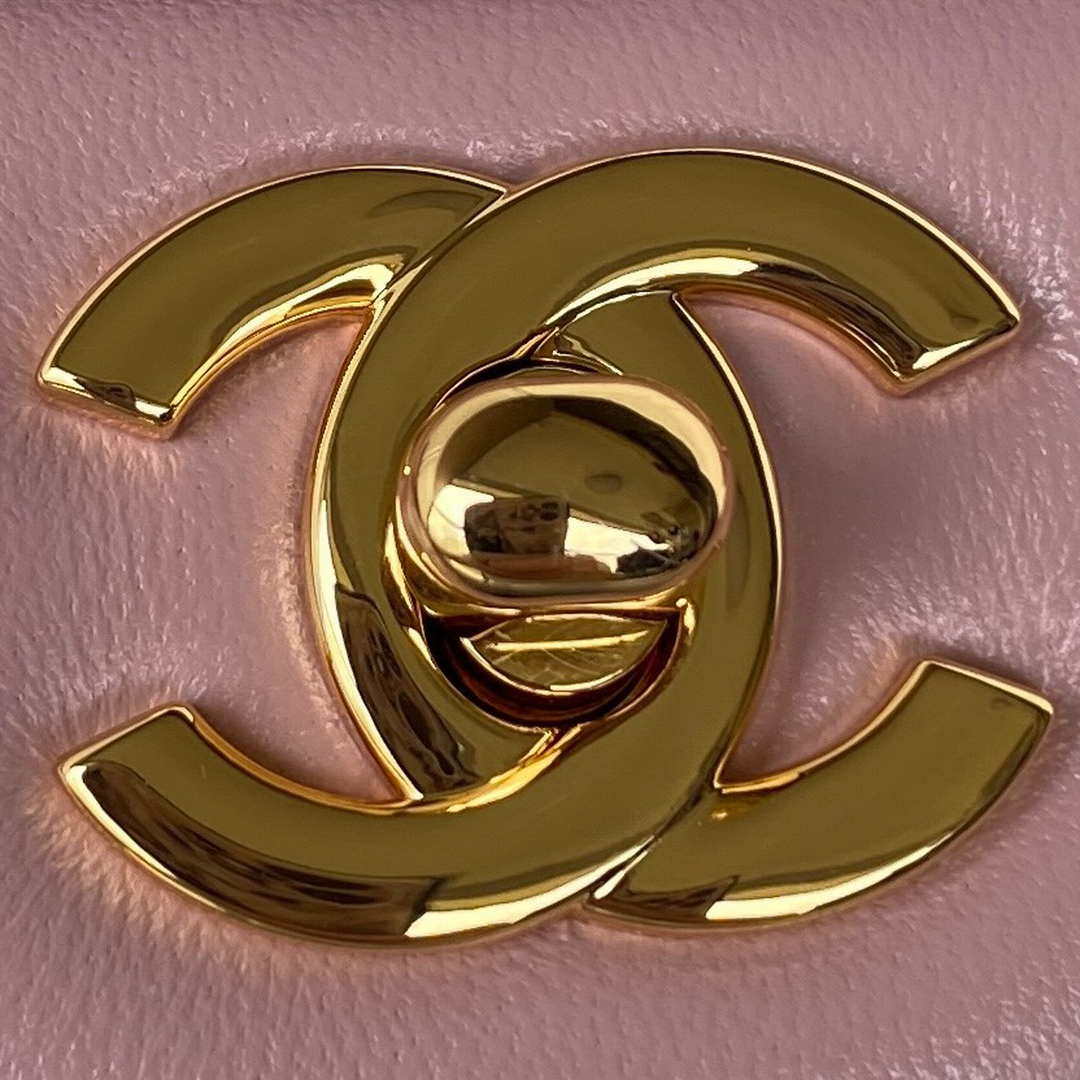 Chanel A01113 Flap Handbag Classic Bag Lambskin Light Pink Gold - Default Title - View 3