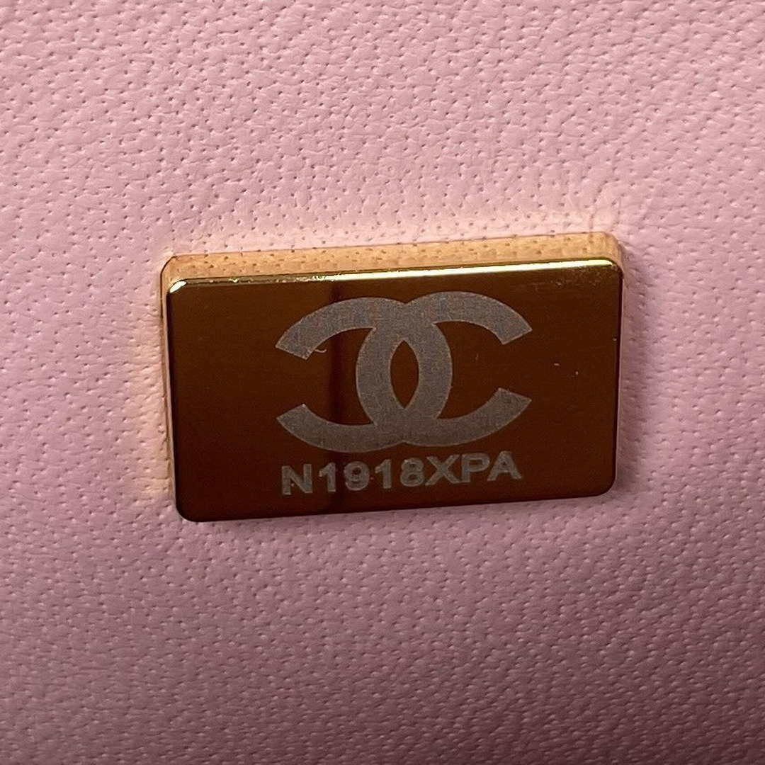Chanel A01113 Flap Handbag Classic Bag Lambskin Light Pink Gold
