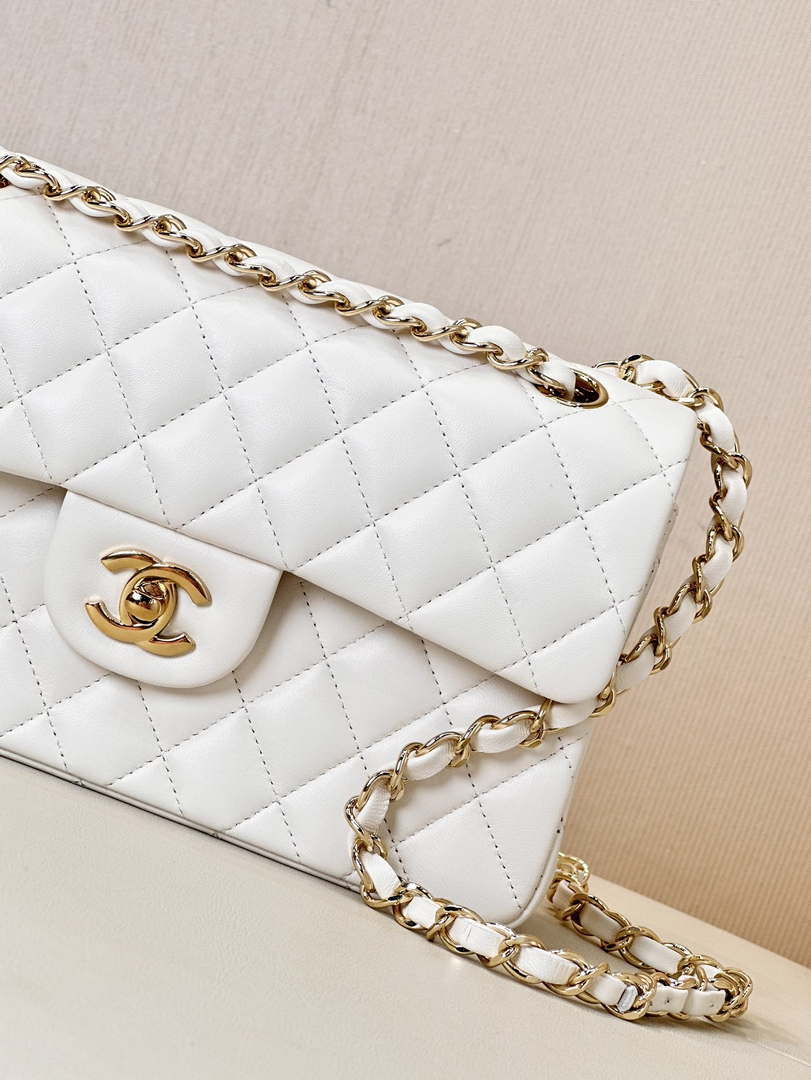 Chanel A01117 Flap Handbag Classic Bag 23cm White Lambskin - Default Title - View 4