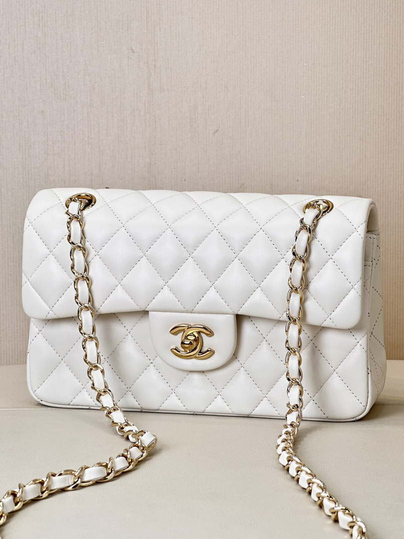 Chanel A01117 Flap Handbag Classic Bag 23cm White Lambskin