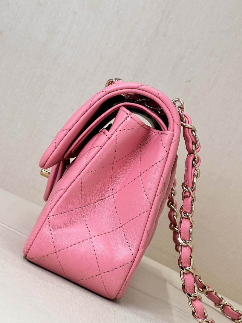 Chanel A01117 Flap Handbag Classic Bag 23cm Rose Red Lambskin