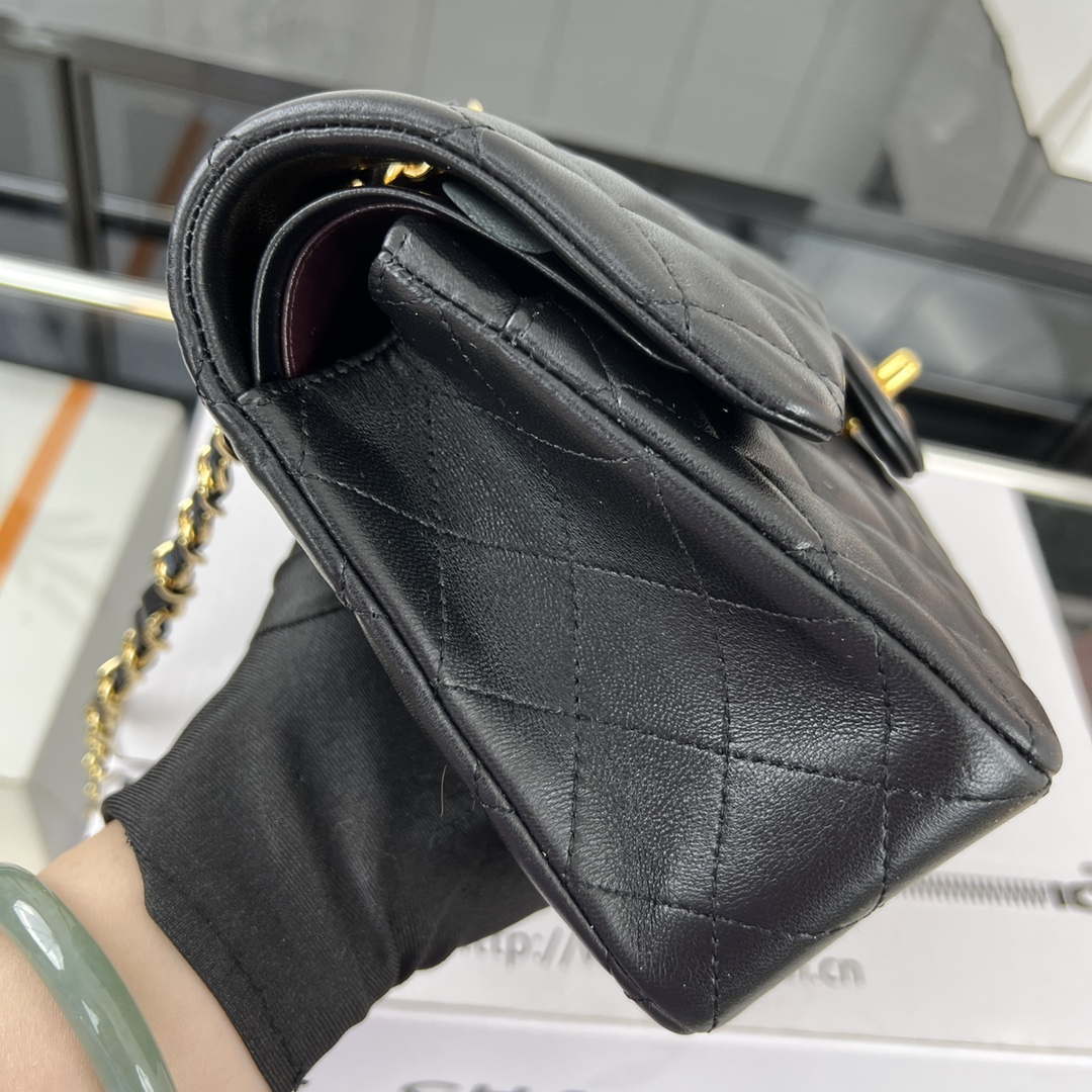 Chanel A01117 Flap Handbag Classic Bag Black Lambskin