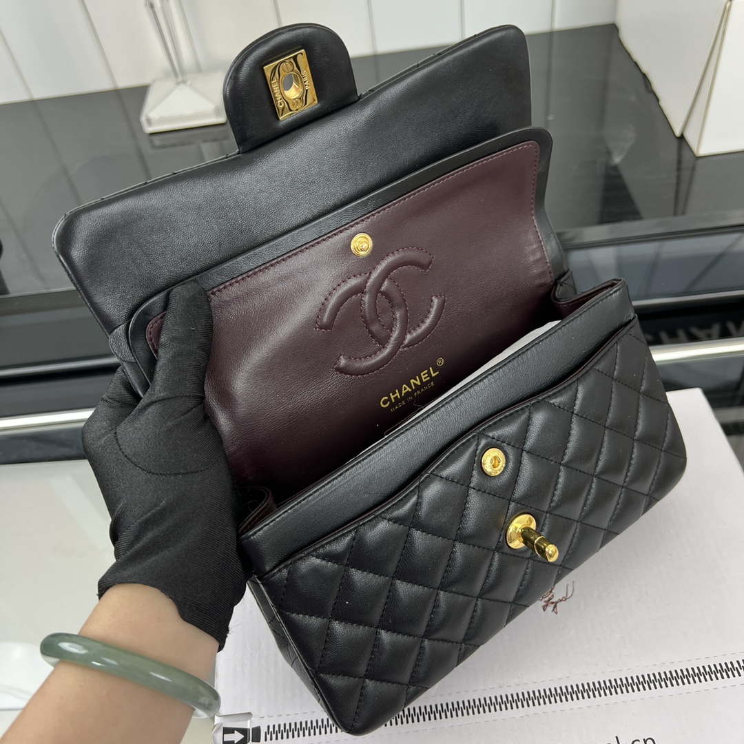 Chanel A01117 Flap Handbag Classic Bag Black Lambskin - Gold - View 7