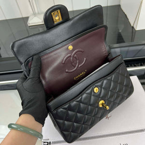 Chanel A01117 Flap Handbag Classic Bag Black Lambskin - Gold - View 7