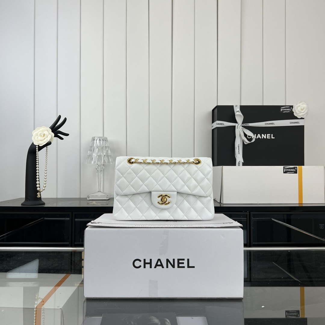Chanel A01117 Flap Handbag Classic Bag White Lambskin - Gold - View 1