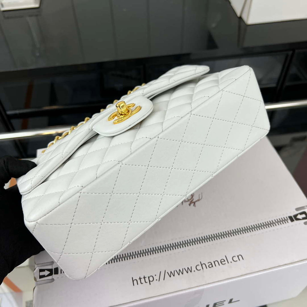 Chanel A01117 Flap Handbag Classic Bag White Lambskin