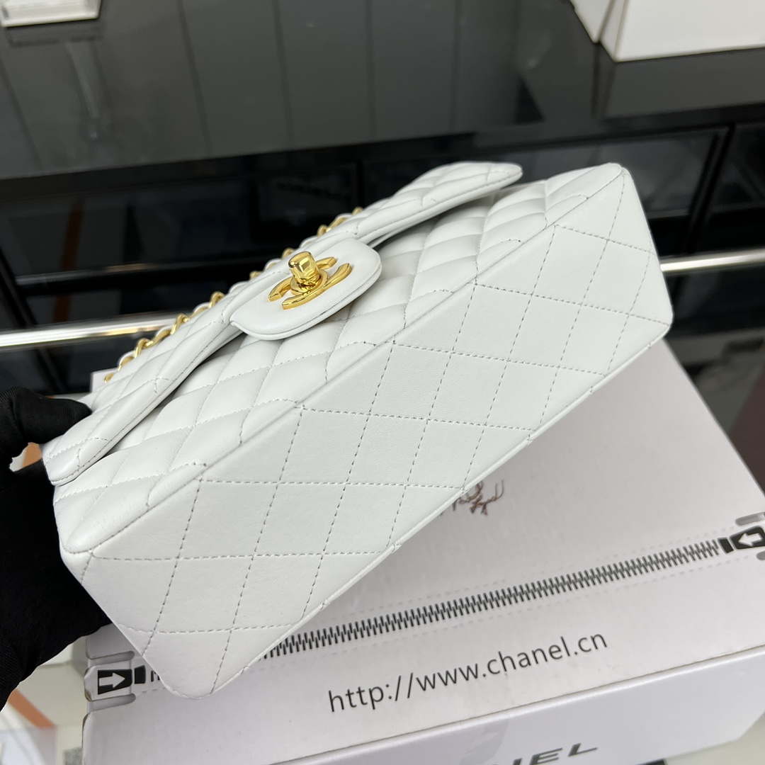 Chanel A01117 Flap Handbag Classic Bag White Lambskin - Gold - View 5