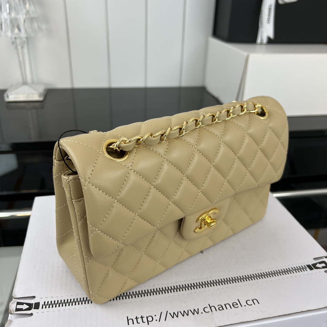 Chanel A01117 Flap Handbag Classic Bag Apricot Lambskin - Gold - View 3