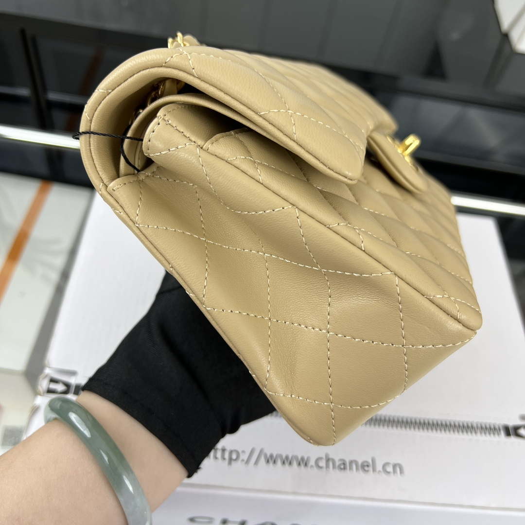 Chanel A01117 Flap Handbag Classic Bag Apricot Lambskin - Gold - View 4
