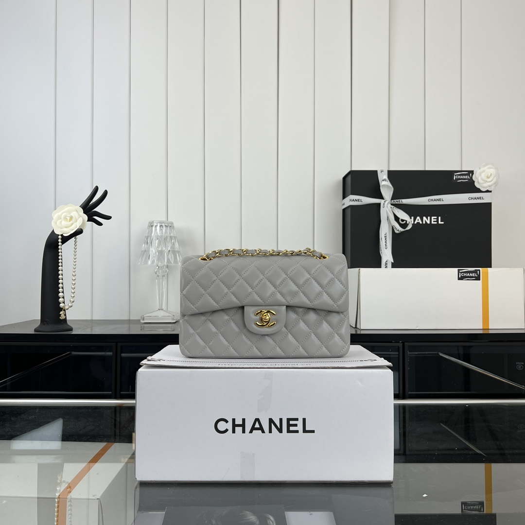 Chanel A01117 Flap Handbag Classic Bag Gray Lambskin - Gold - View 1