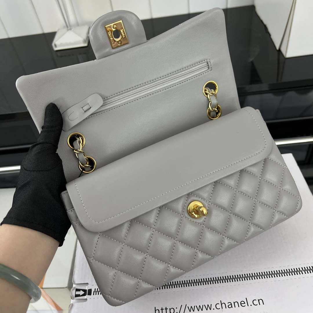 Chanel A01117 Flap Handbag Classic Bag Gray Lambskin - Gold - View 6