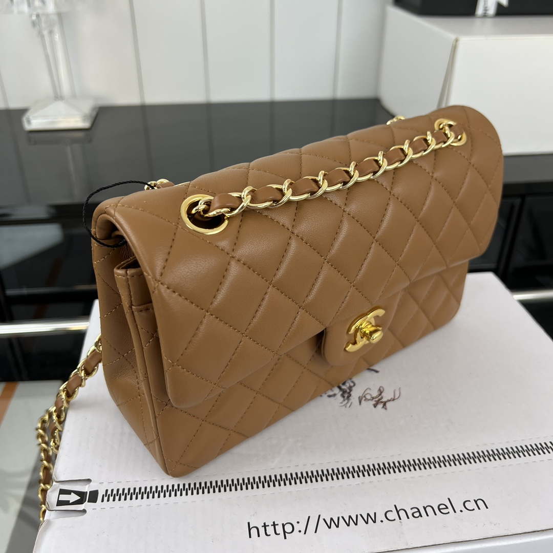 Chanel A01117 Flap Handbag Classic Bag Brown Lambskin - Gold - View 3