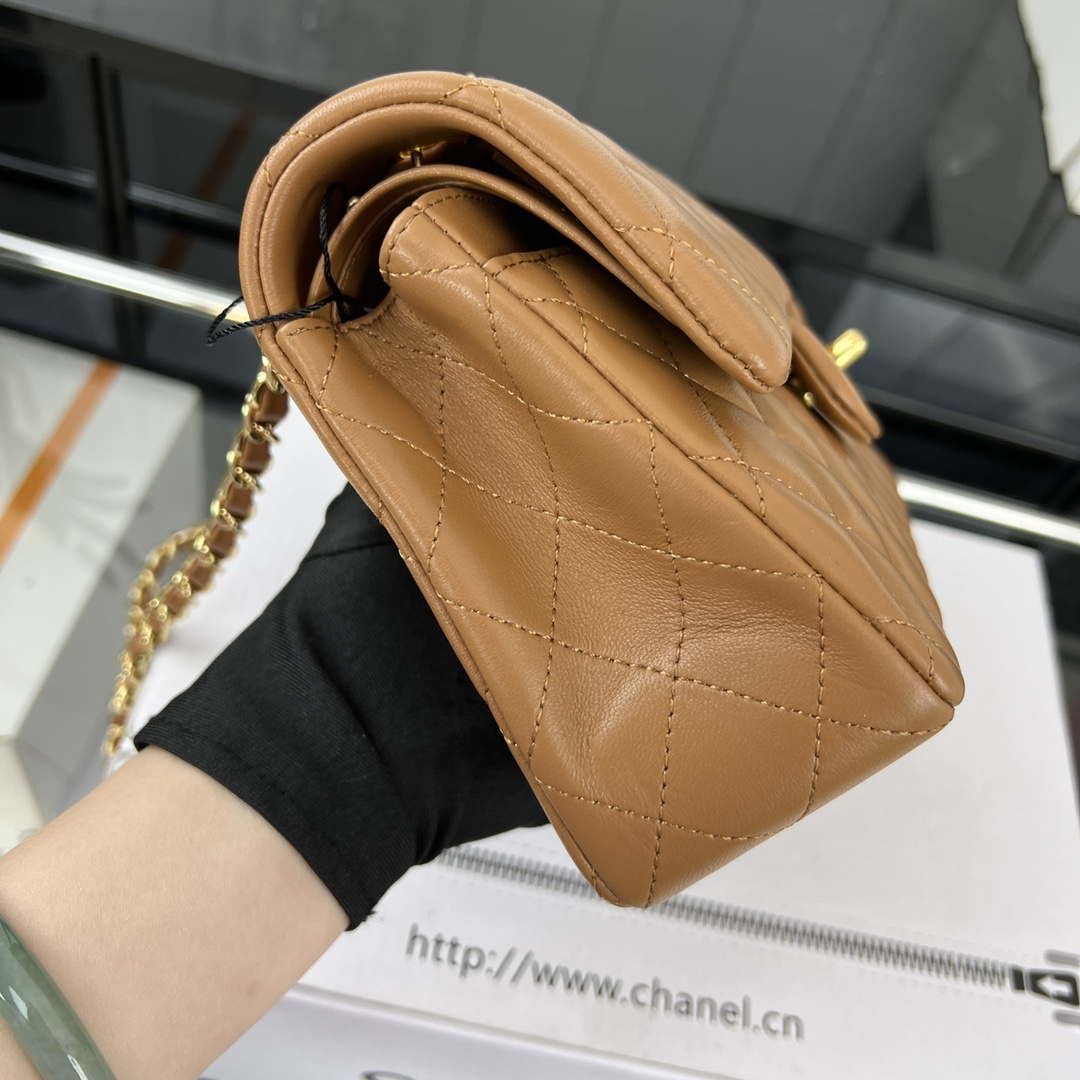 Chanel A01117 Flap Handbag Classic Bag Brown Lambskin - Gold - View 4