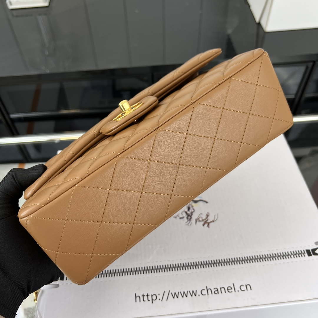 Chanel A01117 Flap Handbag Classic Bag Brown Lambskin - Gold - View 5