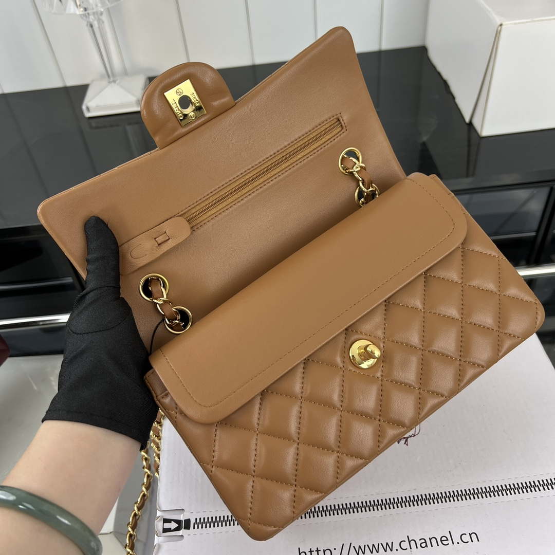 Chanel A01117 Flap Handbag Classic Bag Brown Lambskin - Gold - View 6