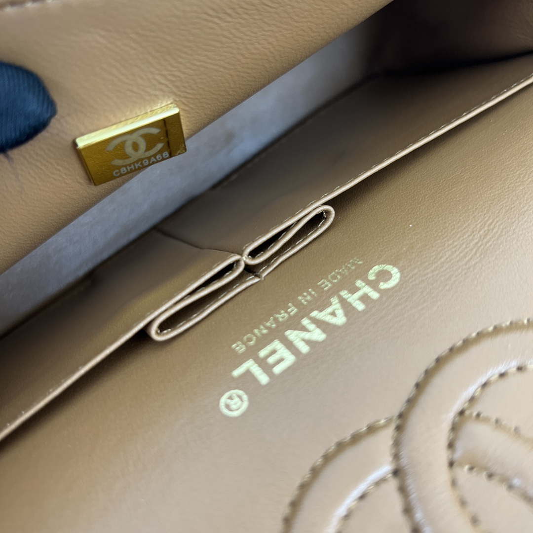Chanel A01117 Flap Handbag Classic Bag Brown Lambskin - Gold - View 9