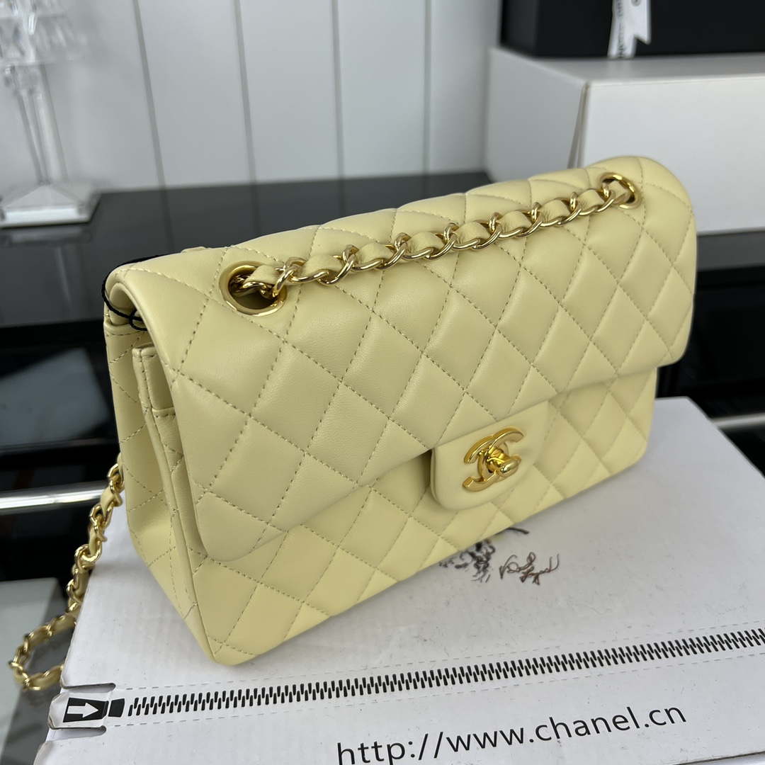 Chanel A01117 Flap Handbag Classic Bag Light Yellow Lambskin - Gold - View 3