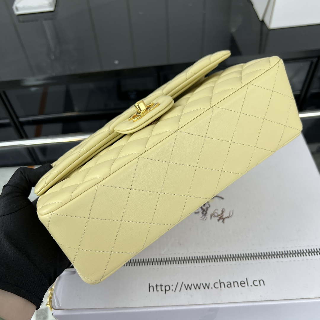 Chanel A01117 Flap Handbag Classic Bag Light Yellow Lambskin - Gold - View 5