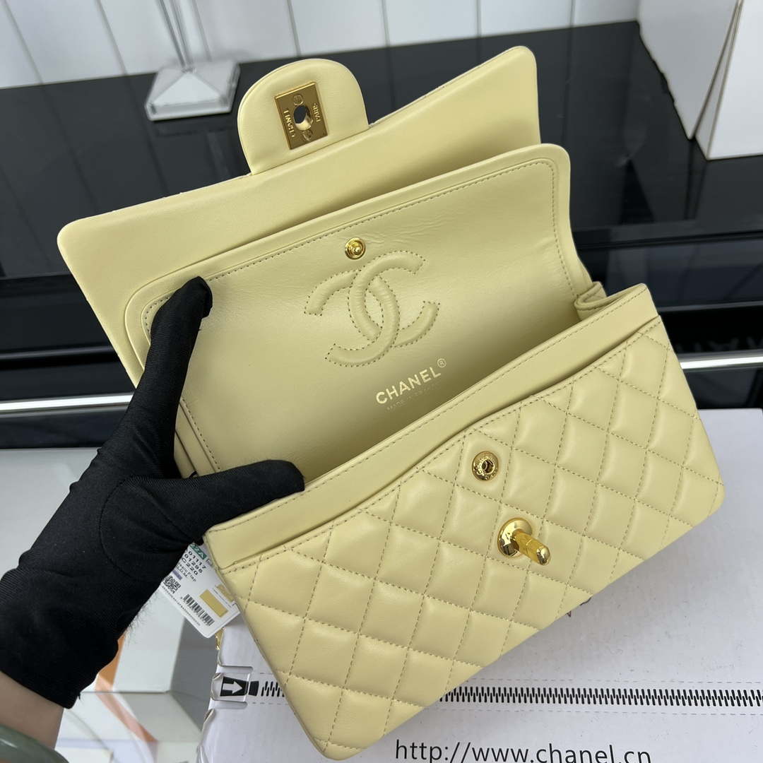 Chanel A01117 Flap Handbag Classic Bag Light Yellow Lambskin - Gold - View 7