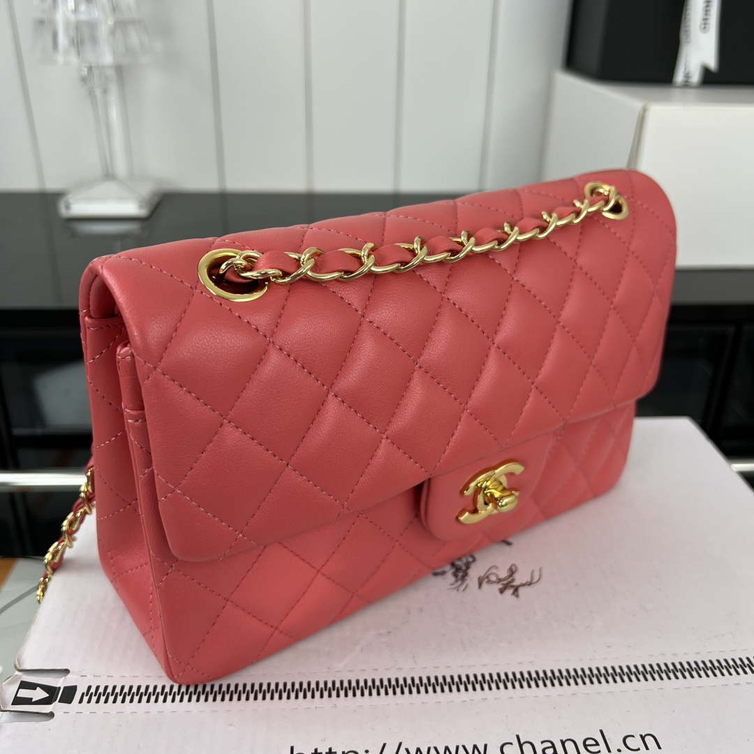 Chanel A01117 Flap Handbag Classic Bag Red Lambskin - Gold - View 3