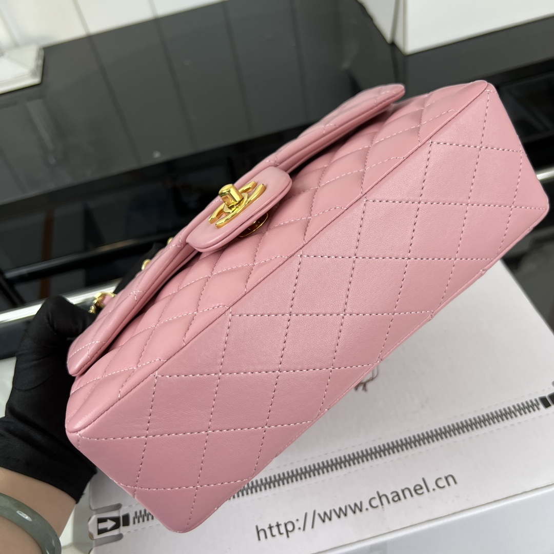 Chanel A01117 Flap Handbag Classic Bag Pink Lambskin - Gold - View 5