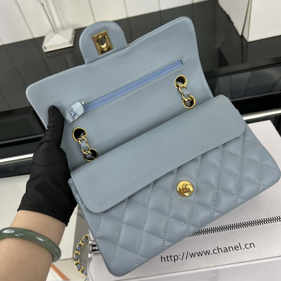 Chanel A01117 Flap Handbag Classic Bag Ligth Blue Lambskin - Gold - View 6