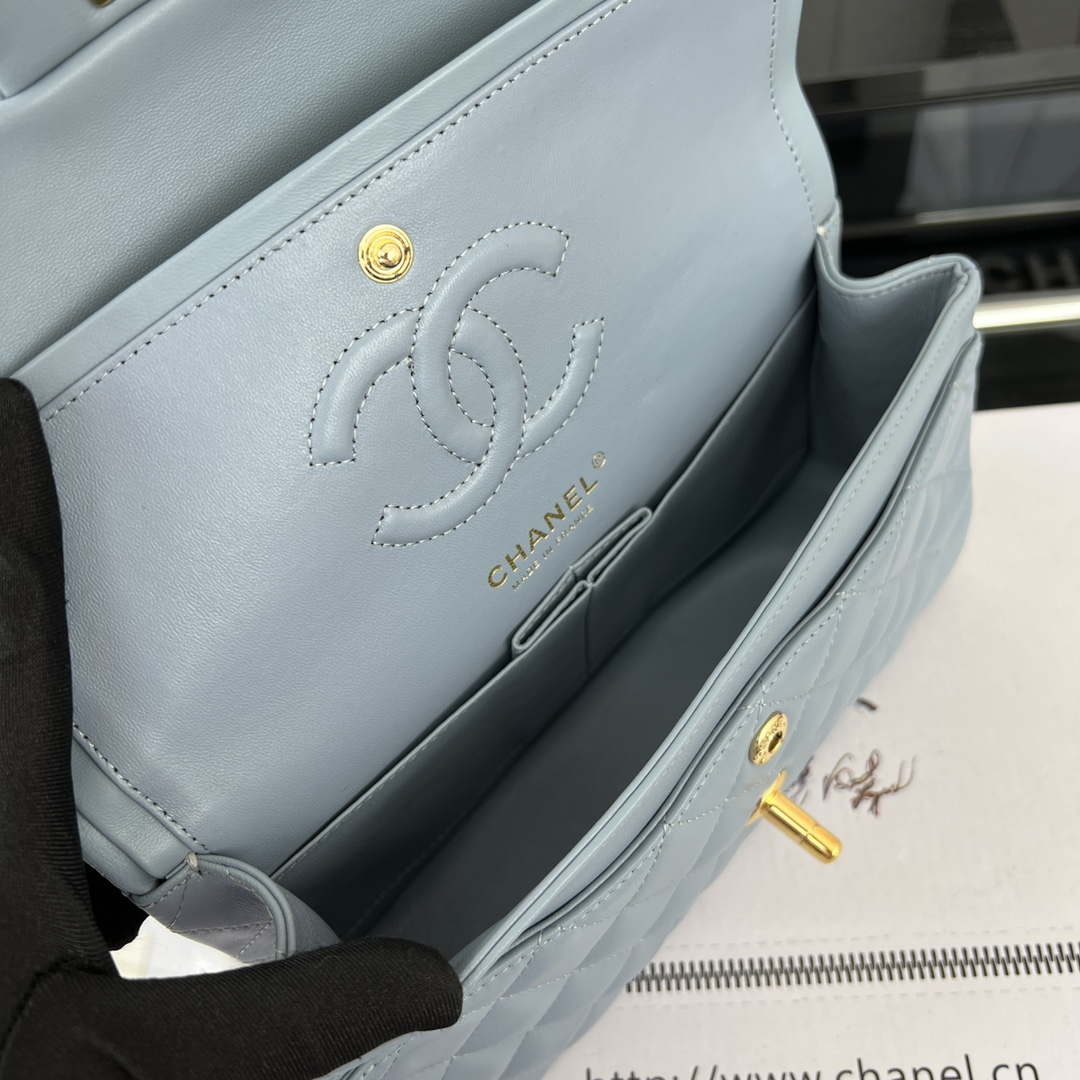 Chanel A01117 Flap Handbag Classic Bag Ligth Blue Lambskin - Gold - View 8