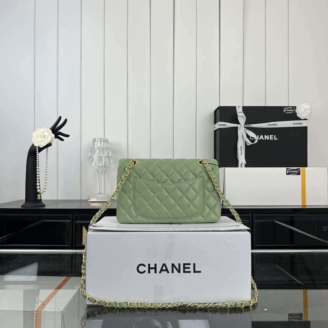 Chanel A01117 Flap Handbag Classic Bag Green Lambskin - Gold - View 2