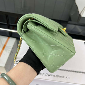 Chanel A01117 Flap Handbag Classic Bag Green Lambskin - Gold - View 4