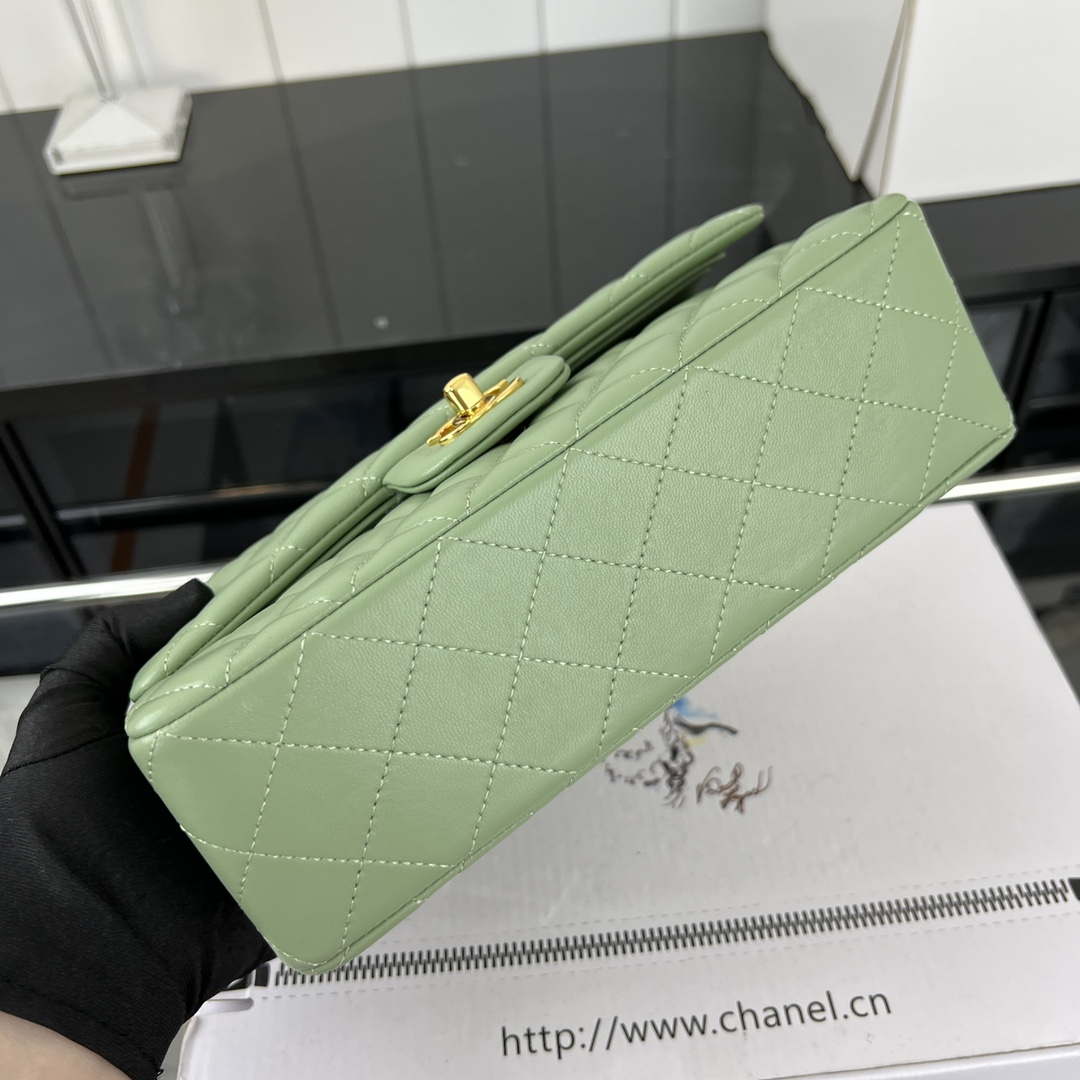 Chanel A01117 Flap Handbag Classic Bag Green Lambskin - Gold - View 5