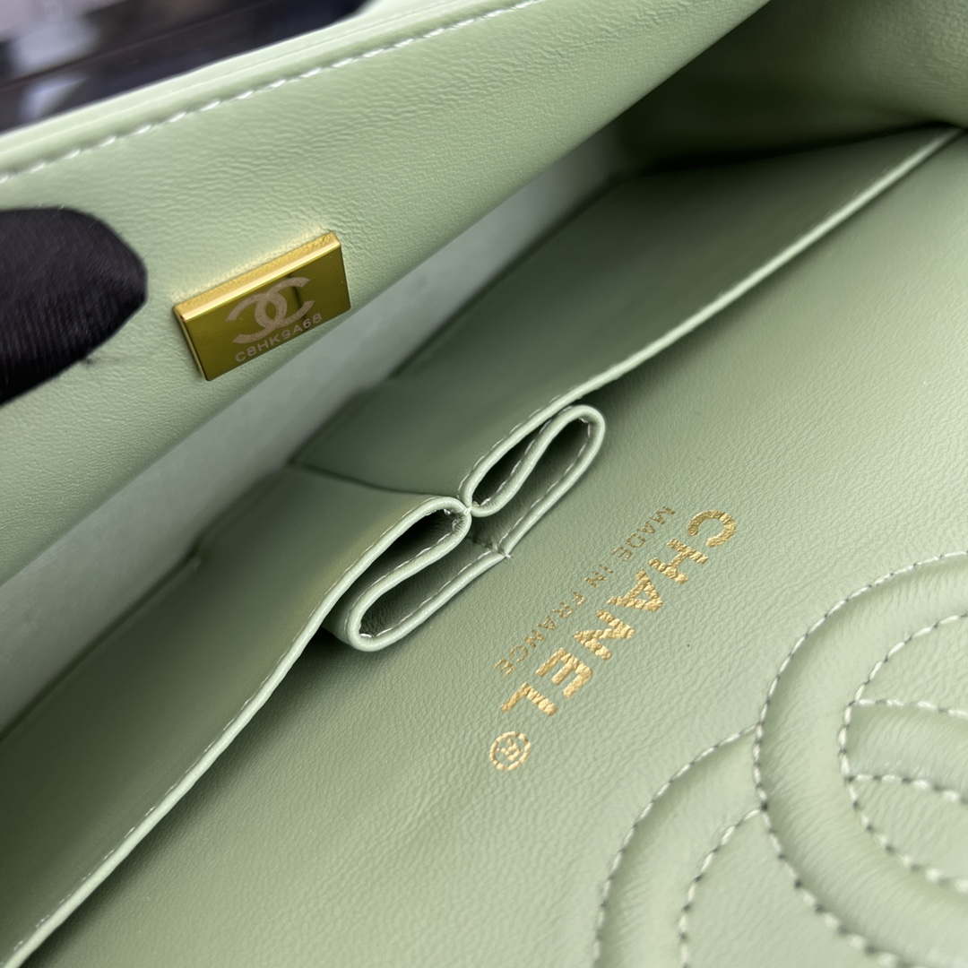 Chanel A01117 Flap Handbag Classic Bag Green Lambskin - Gold - View 9