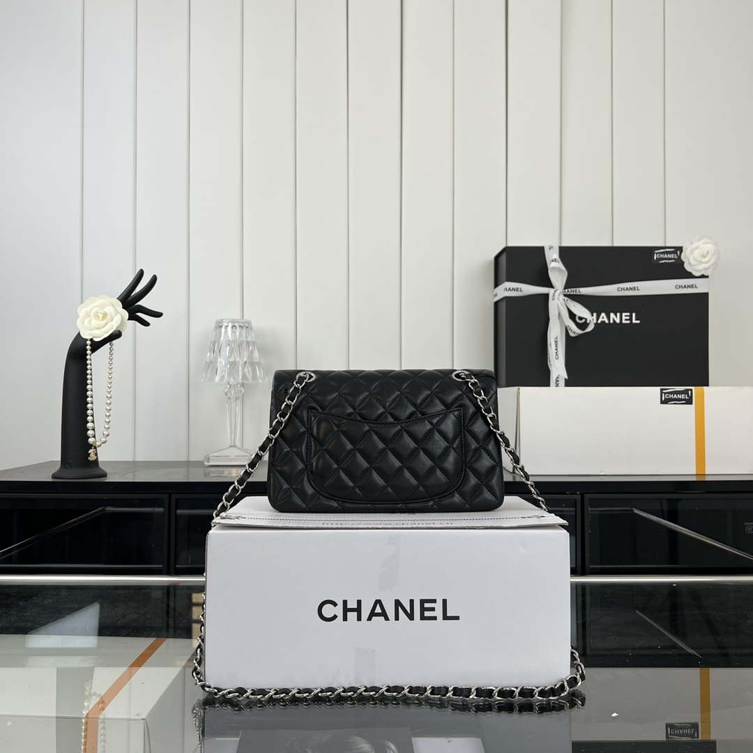 Chanel A01117 Flap Handbag Classic Bag Black Lambskin - Gold - View 12
