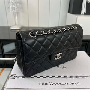 Chanel A01117 Flap Handbag Classic Bag Black Lambskin - Gold - View 13