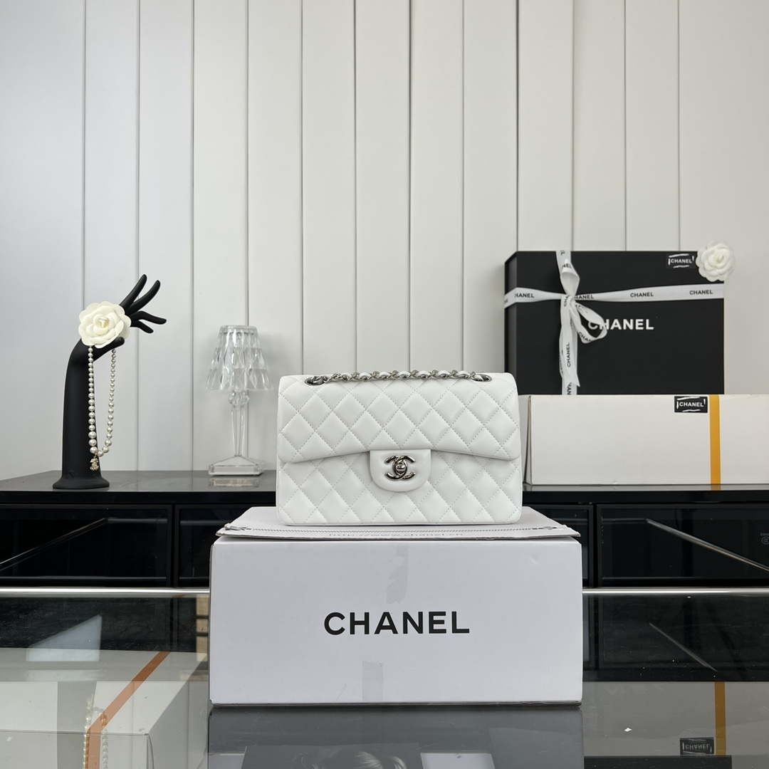 Chanel A01117 Flap Handbag Classic Bag White Lambskin - Gold - View 10