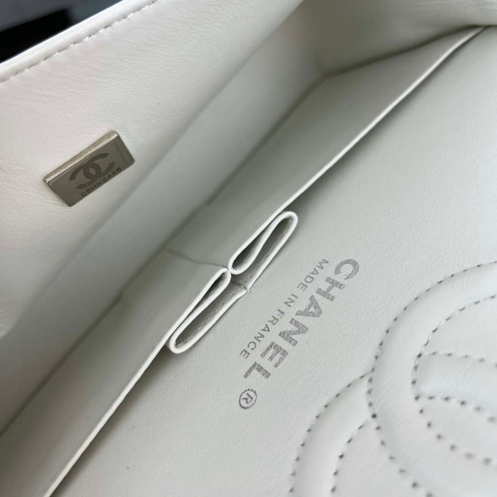 Chanel A01117 Flap Handbag Classic Bag White Lambskin