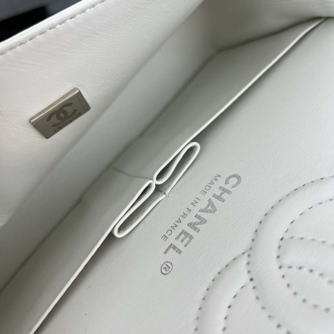 Chanel A01117 Flap Handbag Classic Bag White Lambskin - Gold - View 18