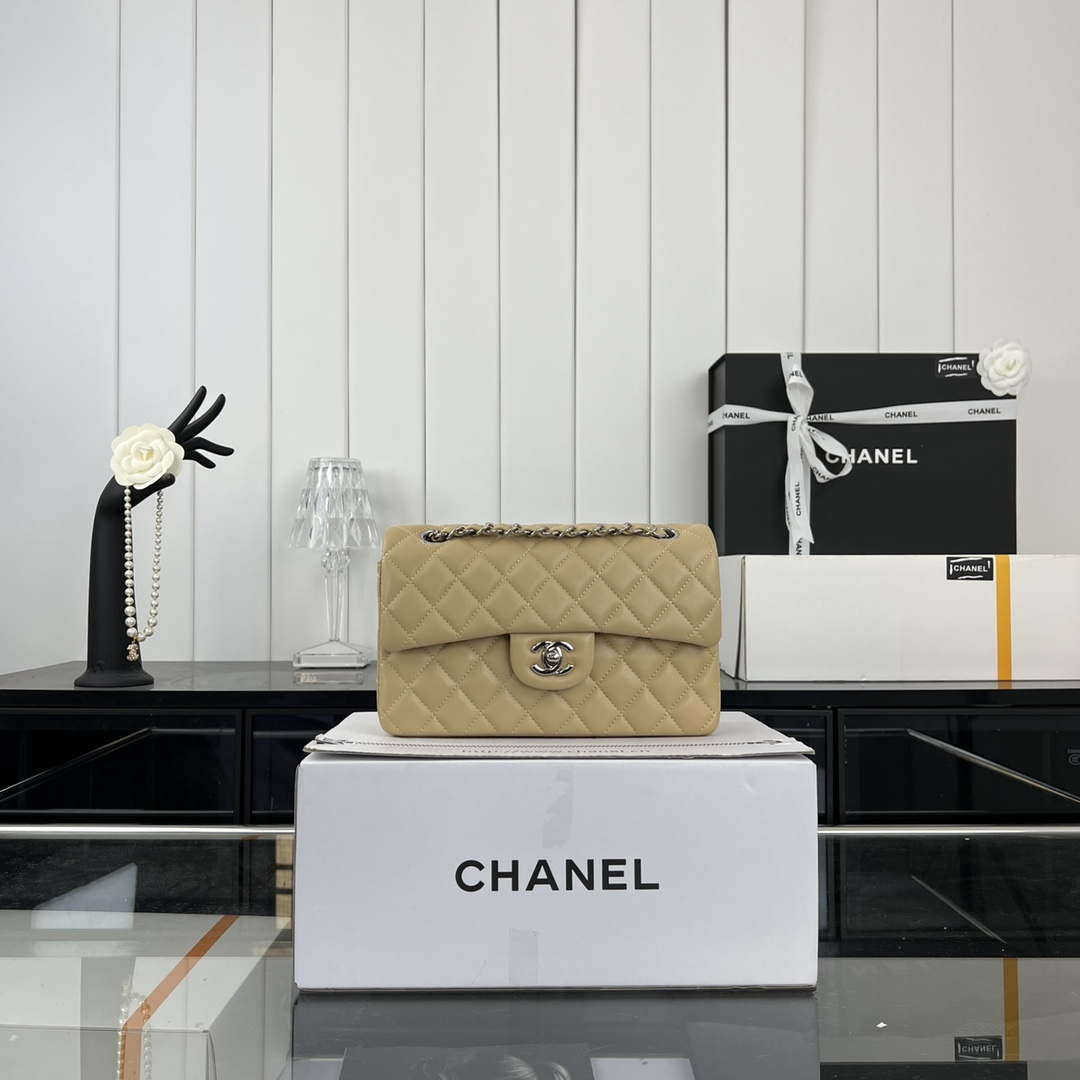 Chanel A01117 Flap Handbag Classic Bag Apricot Lambskin - Gold - View 10