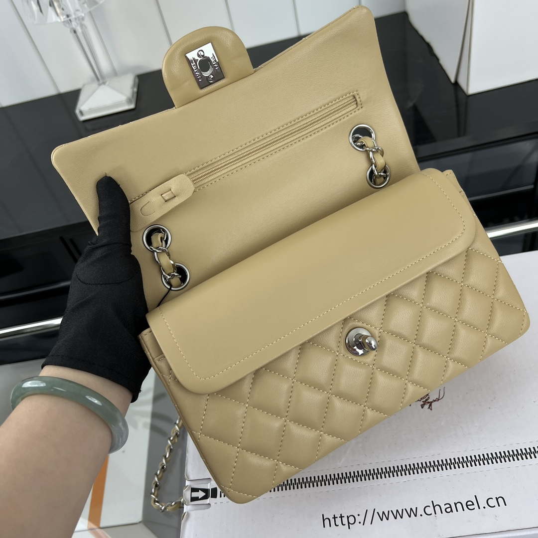 Chanel A01117 Flap Handbag Classic Bag Apricot Lambskin - Gold - View 15