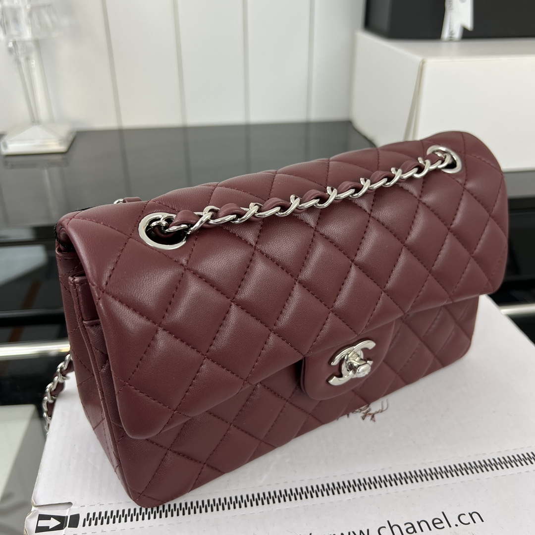 Chanel A01117 Flap Handbag Classic Bag Wine Red Lambskin - Gold - View 3