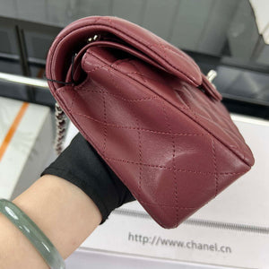 Chanel A01117 Flap Handbag Classic Bag Wine Red Lambskin - Gold - View 4