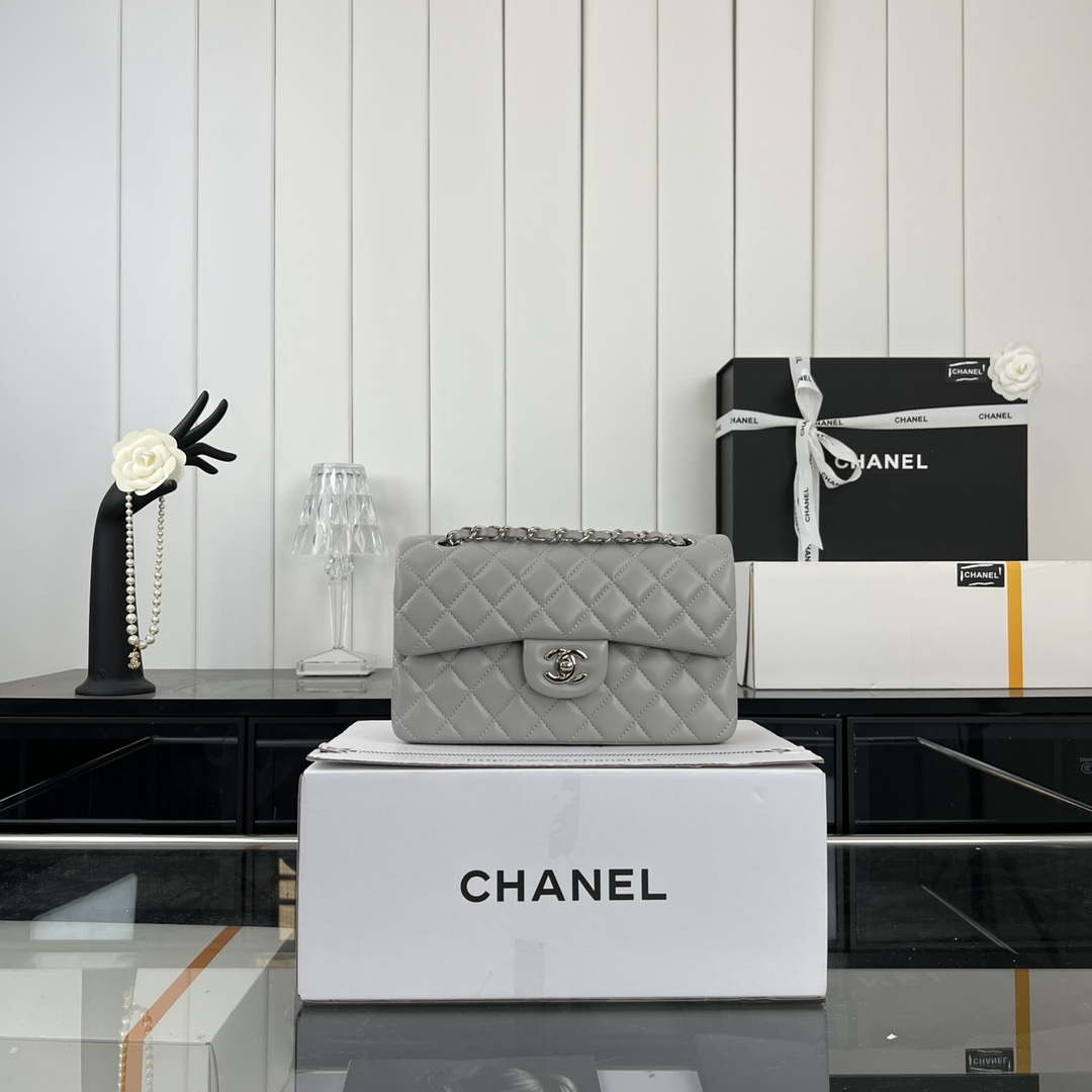 Chanel A01117 Flap Handbag Classic Bag Gray Lambskin - Gold - View 10