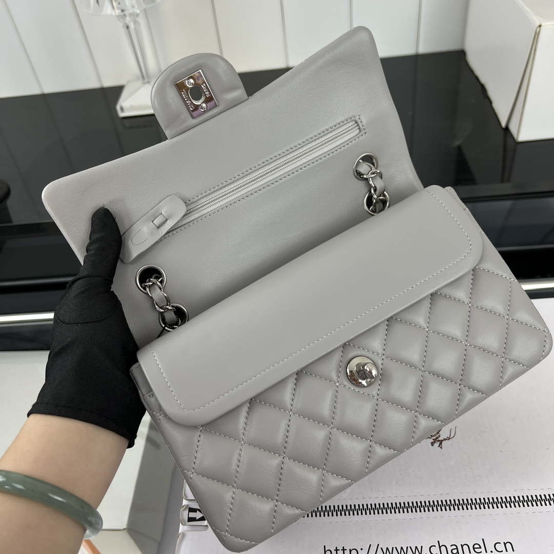 Chanel A01117 Flap Handbag Classic Bag Gray Lambskin - Gold - View 15