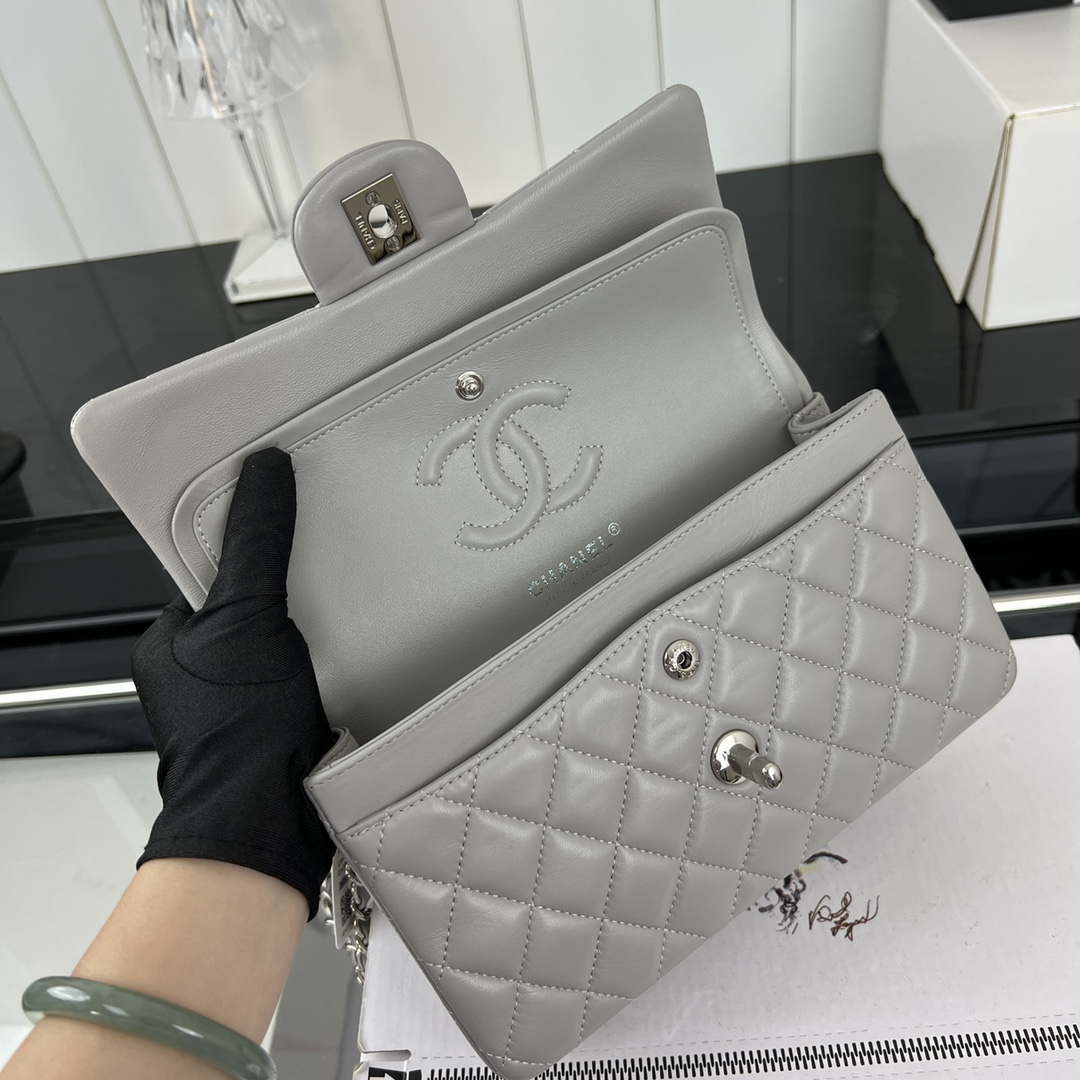 Chanel A01117 Flap Handbag Classic Bag Gray Lambskin - Gold - View 16
